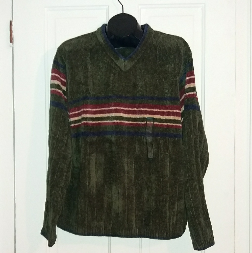 NWT Falls Creek V neck Chenille Sweater
